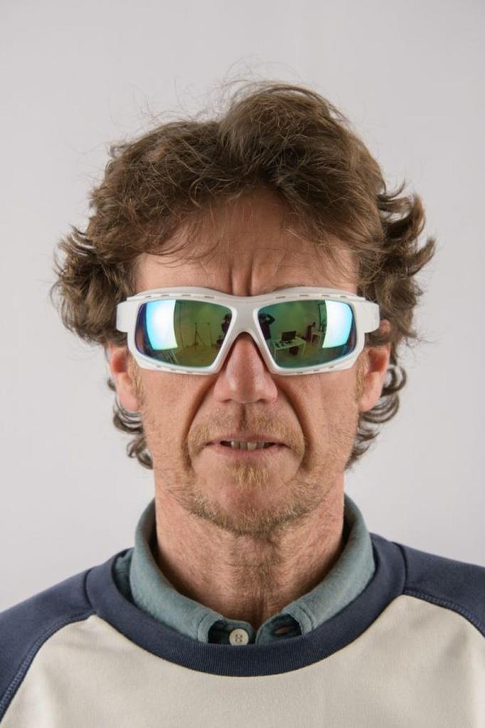 PAROS Плавающие очки с УФ-покрытием, матовые белые с синим REVO OCN-G211-4 Солнцезащитные очки, Стиль, Защита, Ударопрочные линзы, (Поляризованные линзы)