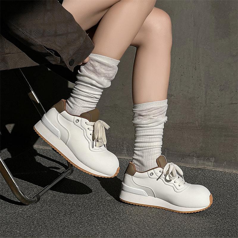 2024 Мужская универсальная трендовая спортивная повседневная обувь Дерби Модные кроссовки на платформе для увеличения роста 24719-J