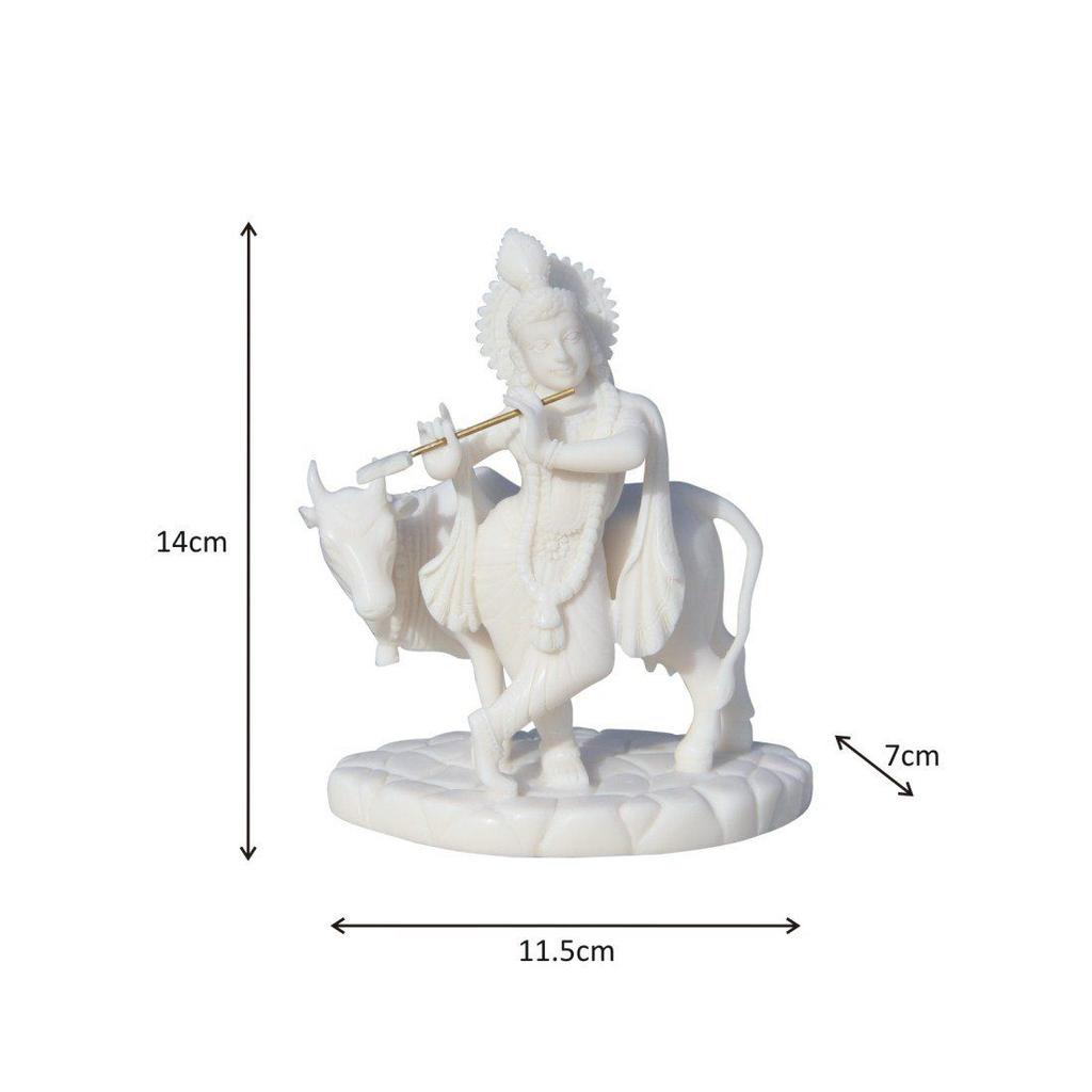 Вырезанный из смолы Кришна с коровой