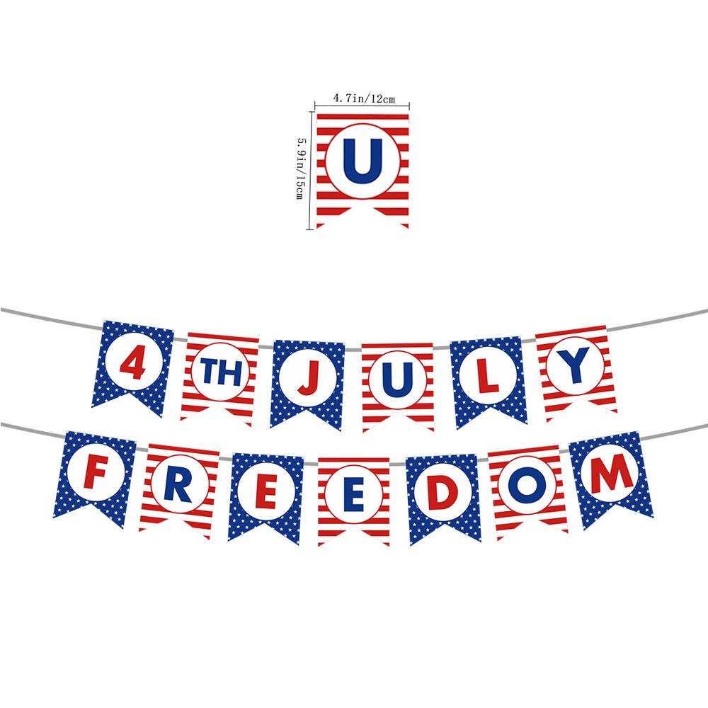 Патриотические украшения для вечеринки 4 июля включают баннер, топперы для торта, воздушные шары