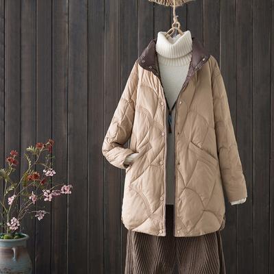 Женская легкая куртка-пуховик на осень и зиму в стиле ретро