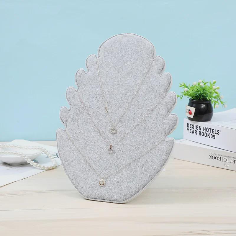 Фланелевая подставка для ювелирных изделий: Подставка для подвесок и серег «Пламя» для настольной фотографии.