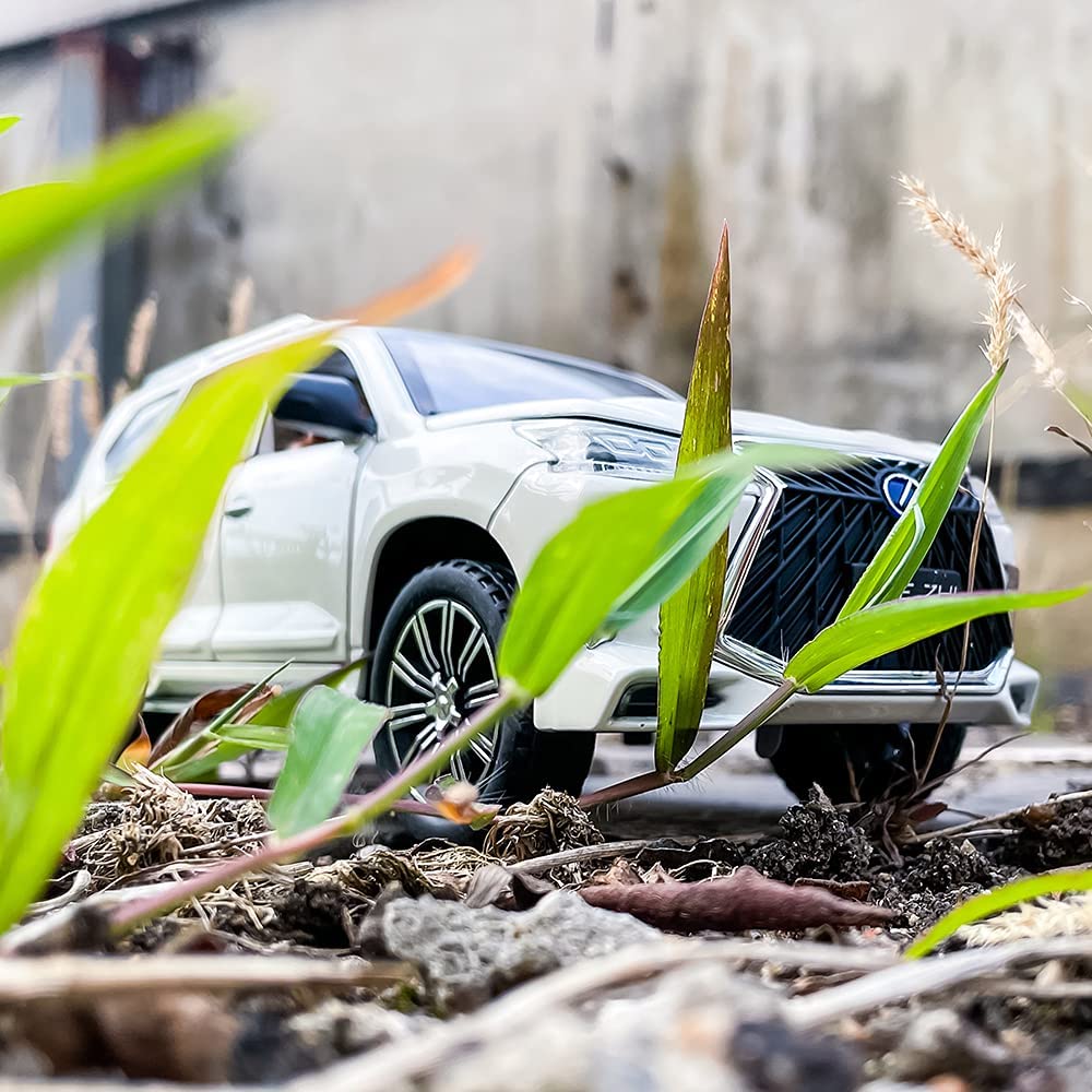 Lexus 570 Off-Road в масштабе 1/24, модель роскошного внедорожника, игрушечный автомобиль из цинкового сплава со звуком и светом для детей, подарок для мальчиков и девочек