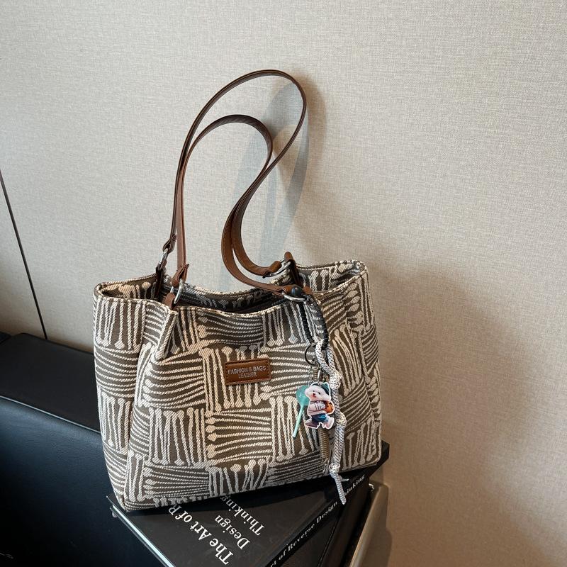 Классическая сумка-тоут женская большой вместимости новая повседневная весенне-летняя универсальная высококлассная на плечо