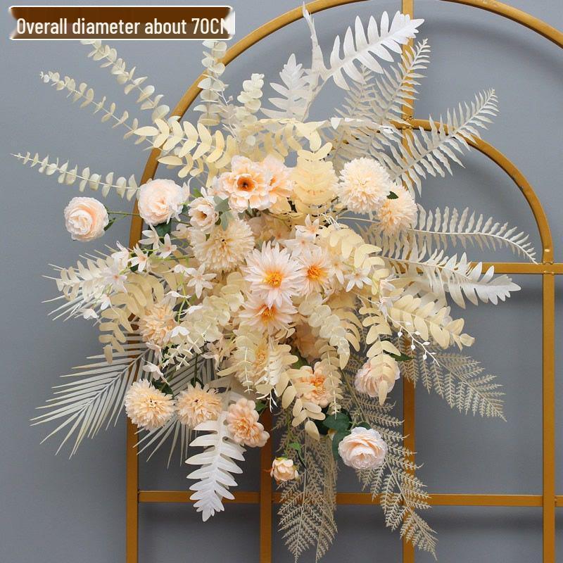 Свадебная композиция из эвкалиптового шелка: Декор прохода и сцены в горшках