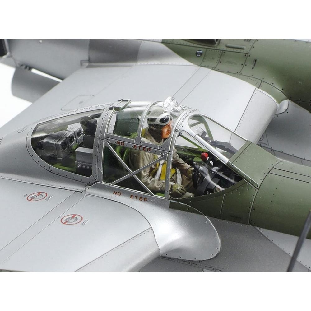 Tamiya 148 Masterpiece Series No.123 US Army Lockheed P-38J Lightning Пластиковая модель 61123 Цвет литья