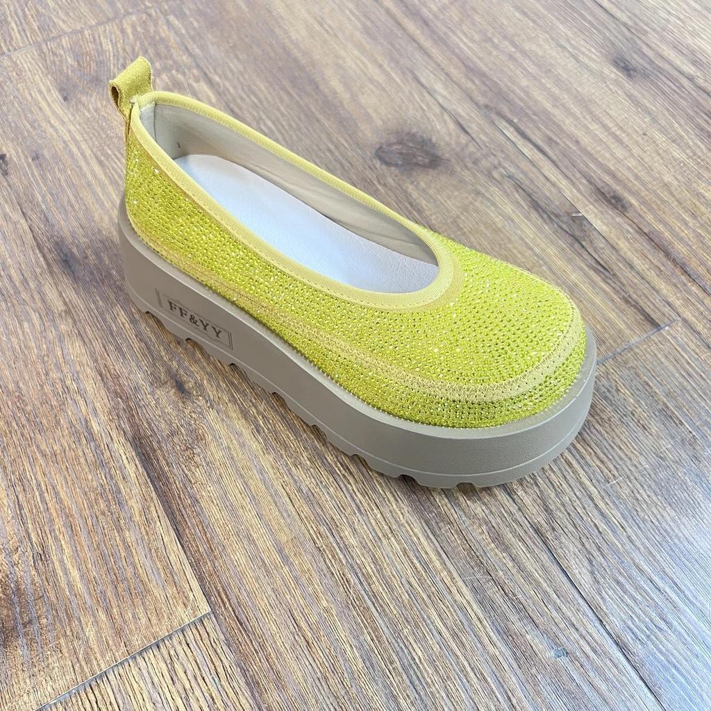 Цыганские мокасины со стразами на толстой подошве для женщин, новые модели 2025 года, невысокие люди набирают высоту, ленивые люди крутят педали в повседневной обуви