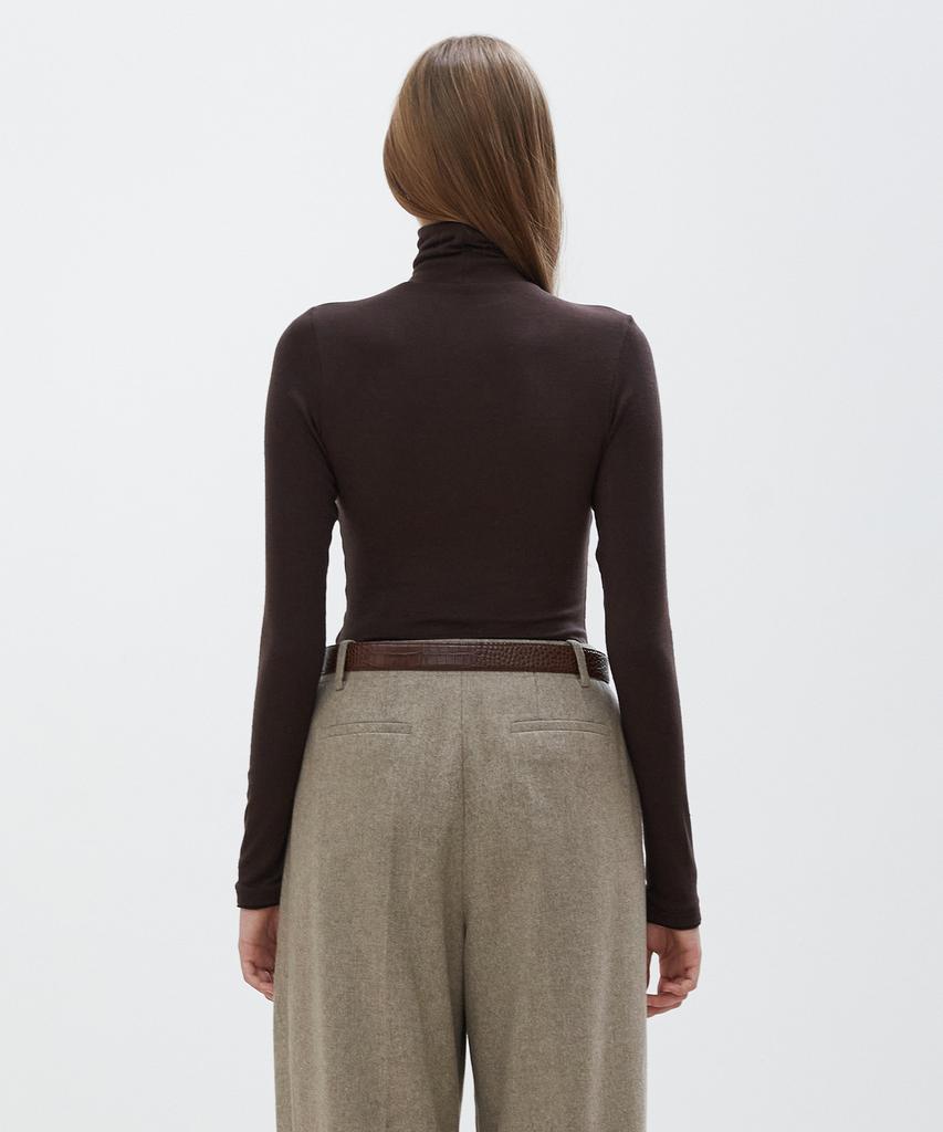 NOTIA Slim Turtle Neck T-Shirts - Brown