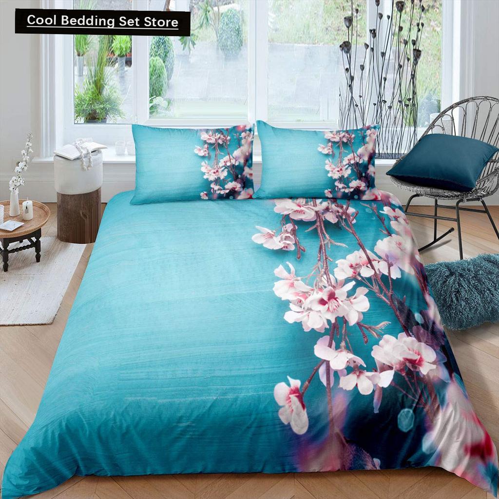 Комплект постельного белья «Цветущая розовая вишня» размера «king-size» и «queen-size» с весенней флорой. Пододеяльник с японскими цветами. Мягкий полиэстеровый чехол.