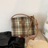 2024 Женская ретро клетчатая шерстяная сумка-ведро через плечо - Большая вместимость Осенне-зимняя сумка-тоут на плечо