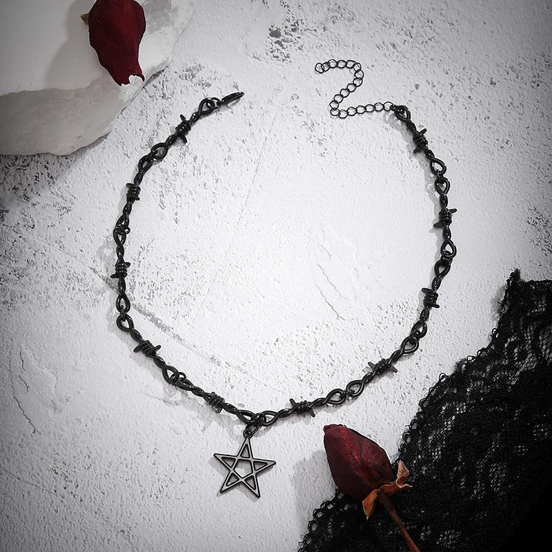Gothic Punk Black Metal Thorn Necklace For Men And Women Hip-hop Fashion Star Pendant Dark Style Jewelry Gift