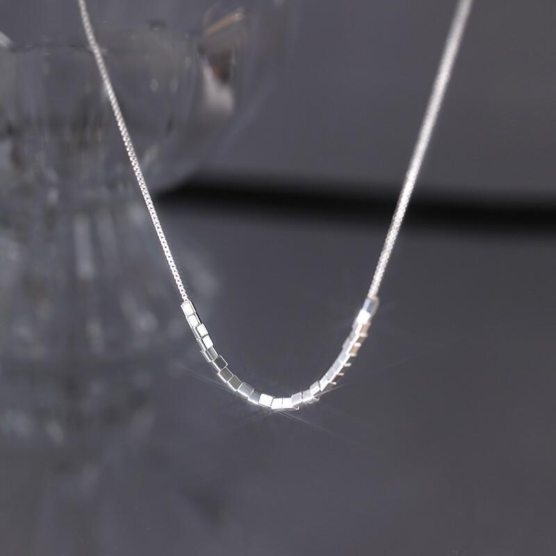Ожерелье из сломанного серебра S925 для женщин, легкое, роскошное, в стиле меньшинств, с холодным ветром, маленькое квадратное ожерелье