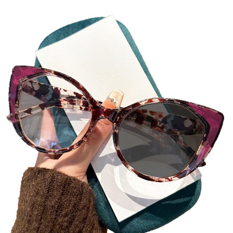 Women'S Ins Style Photochromic Presbyopia Glasses Colour Block Frame Fashion Cat Eye Comfort Large Frame Reading Glasses