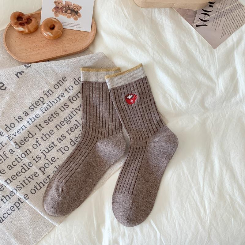 Бесшовные носки для девочек, милая мультяшная вышивка, теплые носки, стиль преппи, универсальные носки-гольфы