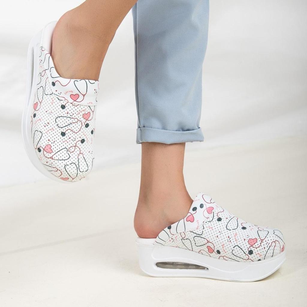 Women Medical Clogs Sabo Hospital Shoes Non-Slip Slipper Nurse Doctor Midwife Surgical Sandals