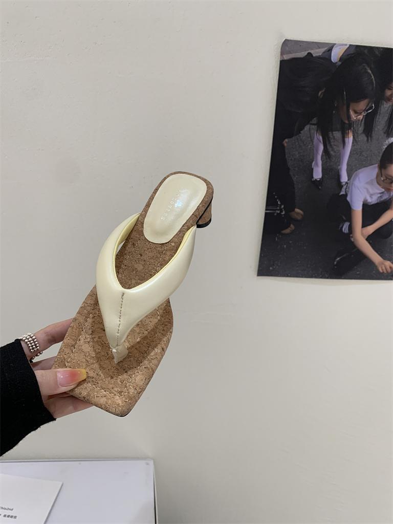 Fashion Square Heel Slippers Casual Rubber Flip Flops Shoes Woman 2025 Shale Female Beach Pantofle Block Luxury Soft Hawaiian Sabot New