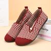 2025 весна и осень новые туфли для мам среднего и пожилого возраста летящее плетение дышащие слипоны старые пекинские тканевые туфли женские туфли 2025 dire