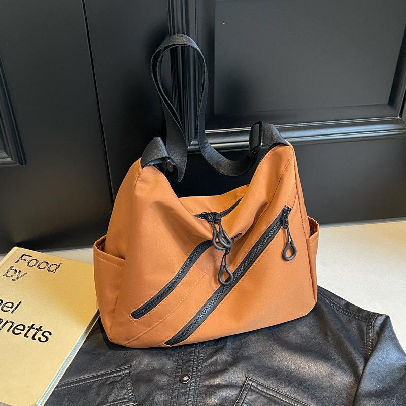 Модная сумка-шоппер большой вместимости через плечо женская 2025 красивая повседневная модная сумка-тоут простая корейская версия сумка подмышку