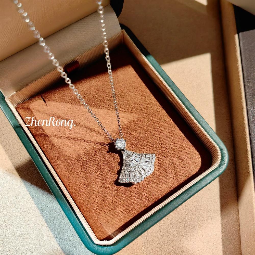 Elegant Silver Princess Necklace with Full Diamond Pave Sparkling Pendant Minimalist Design Luxury Collarbone Chain