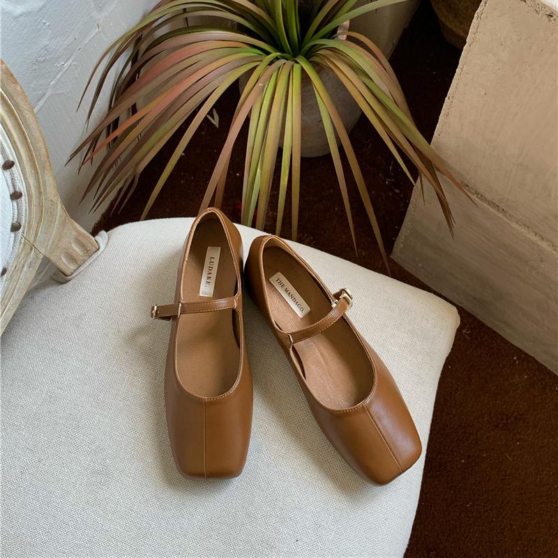 Spring and Autumn Womens Shoes High Heeled Pumps Retro Mary Jane Shoes Square Head Shallow Mouth Buckle Strap Single Shoes 2024