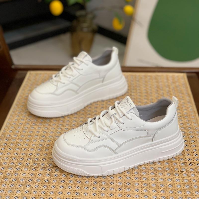 Маленькие белые туфли из натуральной кожи, женские весенние новые маленькие повседневные спортивные туфли с толстой подошвой и увеличенной подошвой