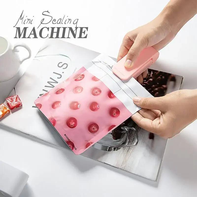 Portable Mini Sealer, Home Heat Bag Plastic Food Bag Sealing Machine Food Packaging Kitchen Storage Bag Clips(Without battery)