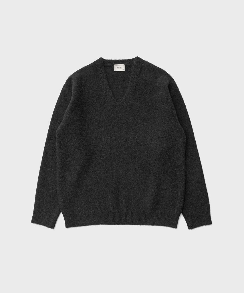 ANOTHER OFFICE Current V-Neck Knit (Coal)