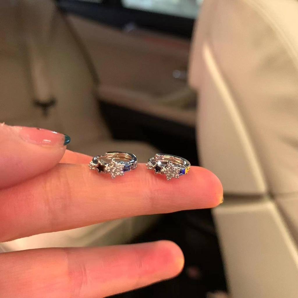 Стильные и шикарные серьги-звезды для женщин: Персонализированный, универсальный и модный дизайн ниши