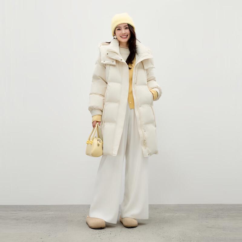 Женский пуховик с капюшоном и воротником-стойкой