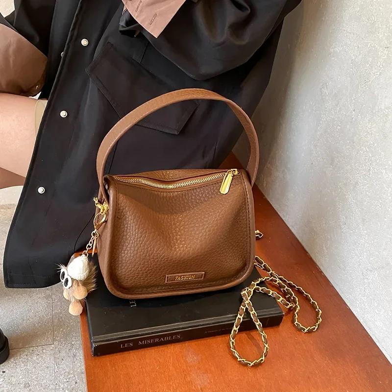 Простая сумка через плечо Advanced Sense Light Luxury PU Texture, новая универсальная нежная осенняя сумка высокого класса с цепочкой