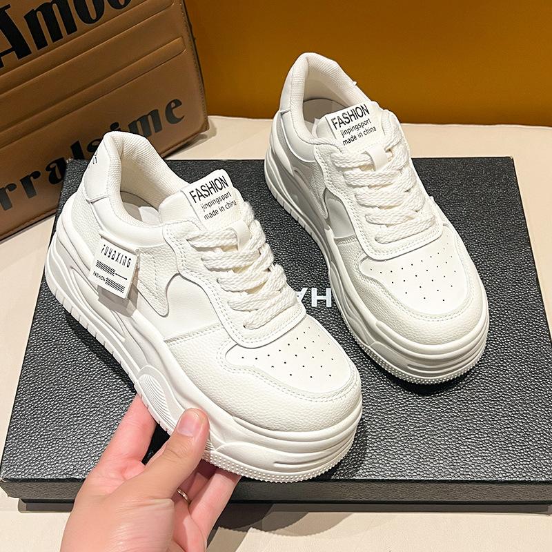 Маленькие белые туфли на толстой подошве Женские 2024 Весна Новые Модные и Удобные Кеды для скейтборда Женские