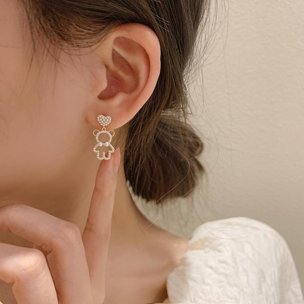 Korean Five-Pointed Star and Cute Bear Diamond Stud Earrings for Women, Simple Small Dangle Design
