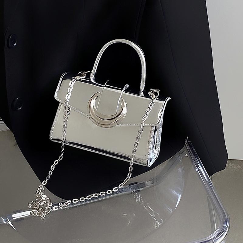 Чувство роскоши Женская маленькая квадратная сумка через плечо с замком-полумесяцем Модная лакированная кожа Однотонная Универсальная ручная сумка-кроссбоди с цепочкой CLE