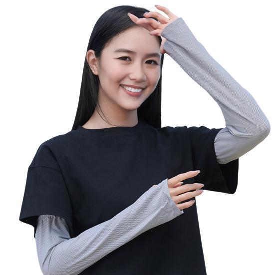 Women Sun Protection Sleeves, Cooling UV Protection Arm Sleeves with Thumb Hole, Breathable Loose Fit UV Blocking Sleeves for Hiking Cycling Driving