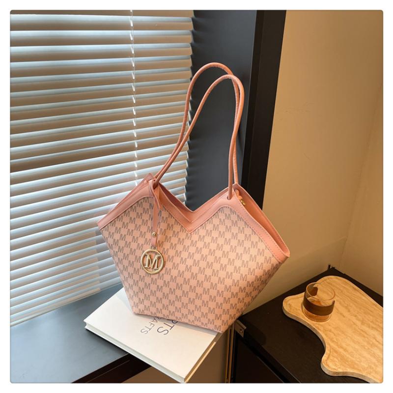 Fashion Light Luxury Tote Bag New Style Letter Printed Shoulder Bag Large Capacity Versatile Storage Bag Simple Classic Handbags