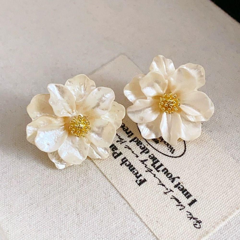 Exquisite Flower Earrings Irregular Petals Stud Fashion Petals Earrings Women