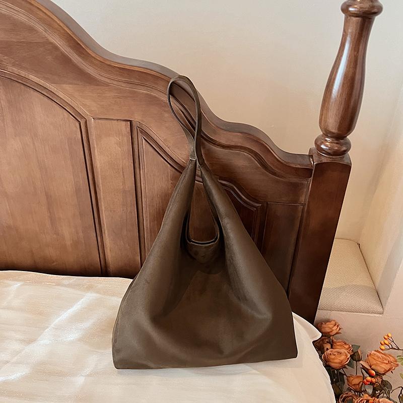 Large-capacity Tote Bag, Women's Korean Version, High-end Sense, Trendy Commuting, Simple and Versatile Shoulder Bag.