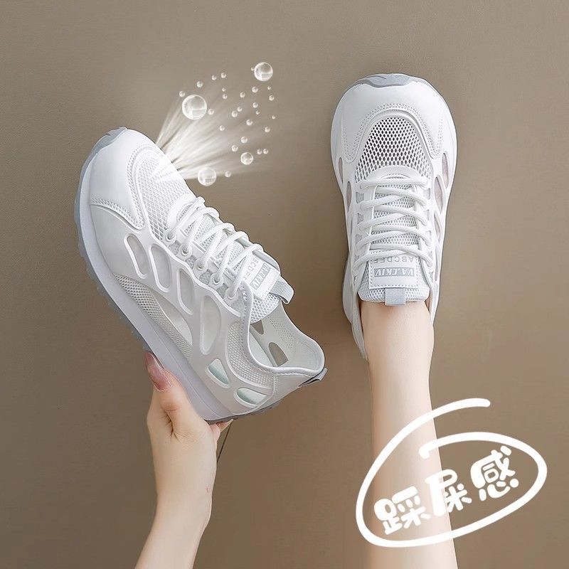 Летняя женская обувь 2025 новая мягкая подошва легкая сетчатая дышащая универсальная повседневная ультратонкая удобная белая обувь тренд