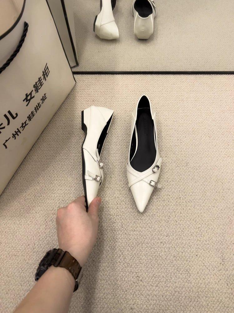 Весна и осень ретро Мэри Джейн неглубокий носок плоская подошва не устают ноги 2025 одиночные туфли женские французские нишевые вечерние туфли мягкие подошвы одиночные туфли