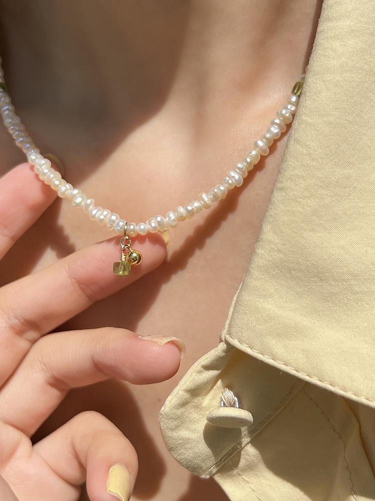 Emerald Green Peridot & Freshwater Pearl Retro Clavicle Necklace for Women