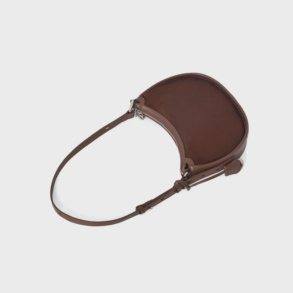 Сумка через плечо из матовой коровьей кожи в форме полумесяца 2025 года — ретро-дизайн