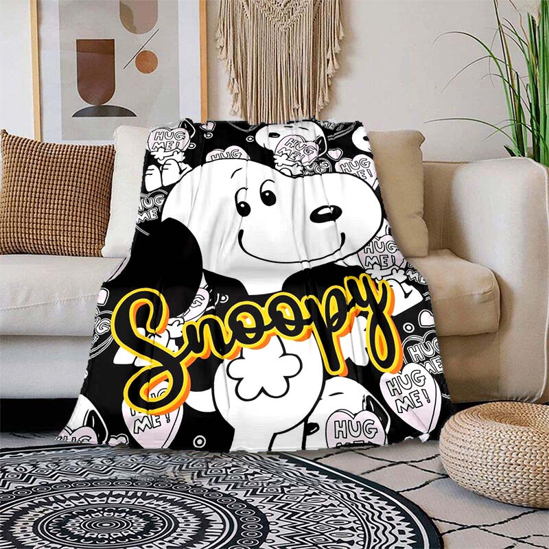 This adorable 3D Snoopy cartoon flannel blanket is comfortable and soft, perfect for use in bedrooms, beds, sofas, picnics, and