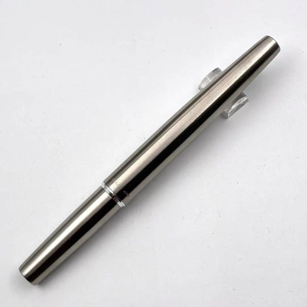 Used Excellent condition Sailor fountain pen, retro mini, 14K, fine nib F