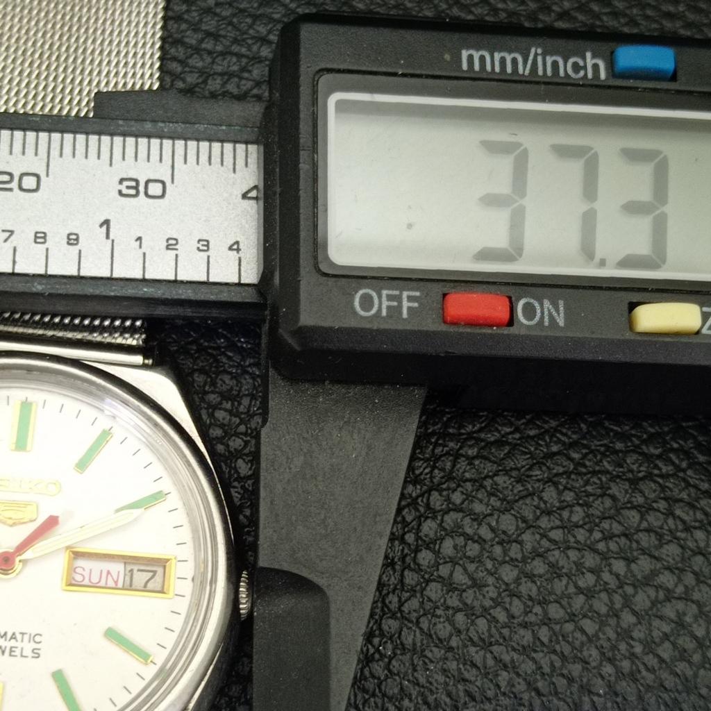 АВТОМАТИЧЕСКИЕ ВИНТАЖНЫЕ ЧАСЫ SEIKO 5 ЯПОНИЯ МУЖСКИЕ С БЕЛЫМ ЦИФЕРБЛАТОМ a702607-1