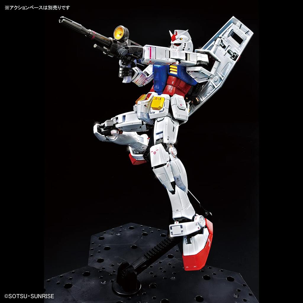 Bandai Spirits MG Gundam Base Limited Gundam Plastic Model Kit Base 1/100 RX-78-2 Ver.3.0 [Titanium Finish] (Gundam Limited)