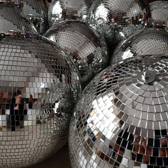 Серебряный цвет, подвесные зеркальные шары с отверстиями, разные размеры, светоотражающие шары, украшения для рождественской елки, украшение для дома