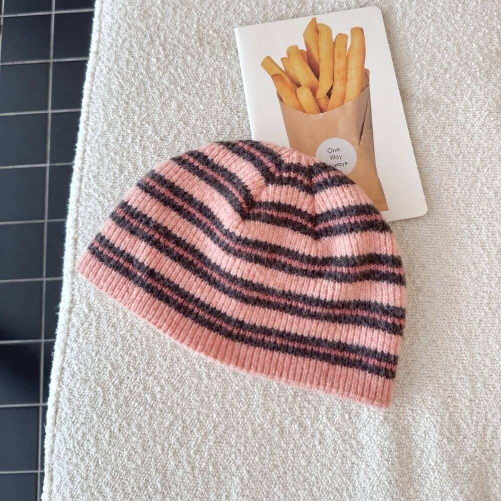 56-58cm Size Stripe Knitted Beanie Hat Polyester Soft Cold Proof Hat Warm Winter Beanie For Women
