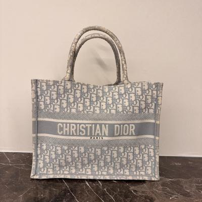 [Б/У] Сумка-тоут Book Tote Medium Белый холст Монограмма Сумка через плечо - Очень хорошее состояние #NW956R