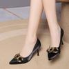 2024 Весна и осень Модные однотонные туфли на высоком каблуке с неглубоким носком и металлическим украшением