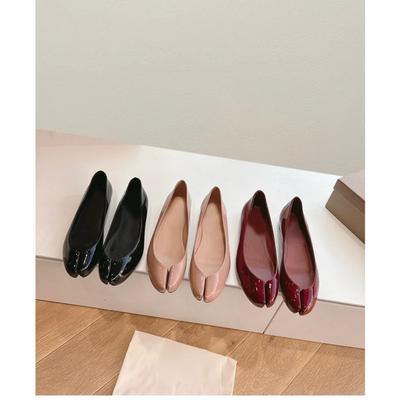 Модные женские таби ниндзя балетки с раздвоенным носком Мэри Джейн лакированная кожа вечеринка с мелким вырезом однотонные сандалии женские лоферы